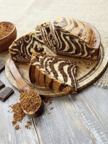 Gâteau zébré avec cacao et chocolat