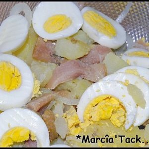 Salade de pommes de terre, œufs et hareng.