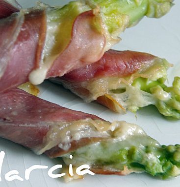 Asperges au jambon et fromage fondu