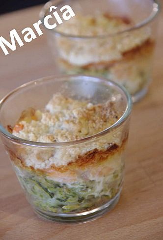 Verrines de crumble de légumes, plat appétissant.