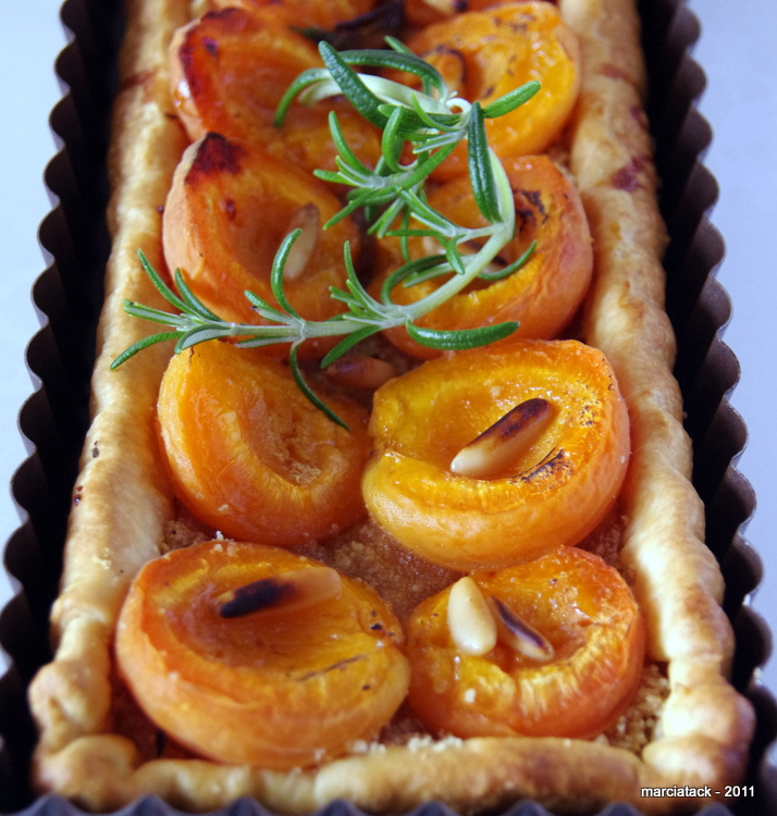 recette+tarte+abricot+romarin+miel+pignon