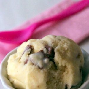 Glace vanille aux pépites de chocolat, délicieuse!