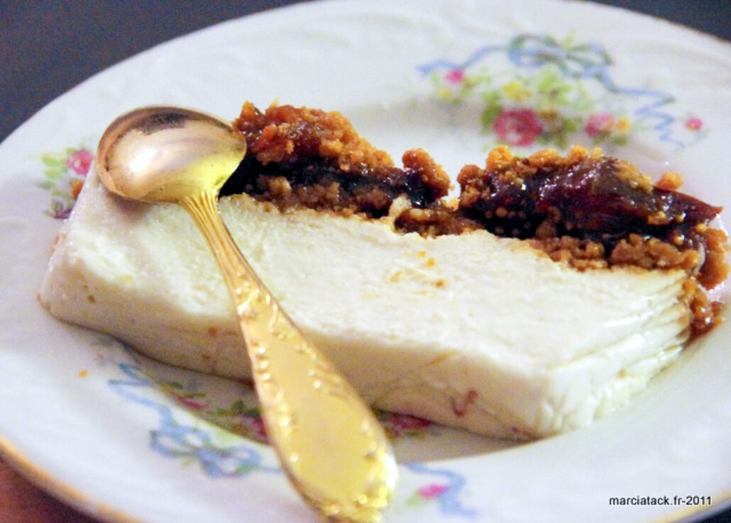 tranche de chessecake à la ricotta et à la figue