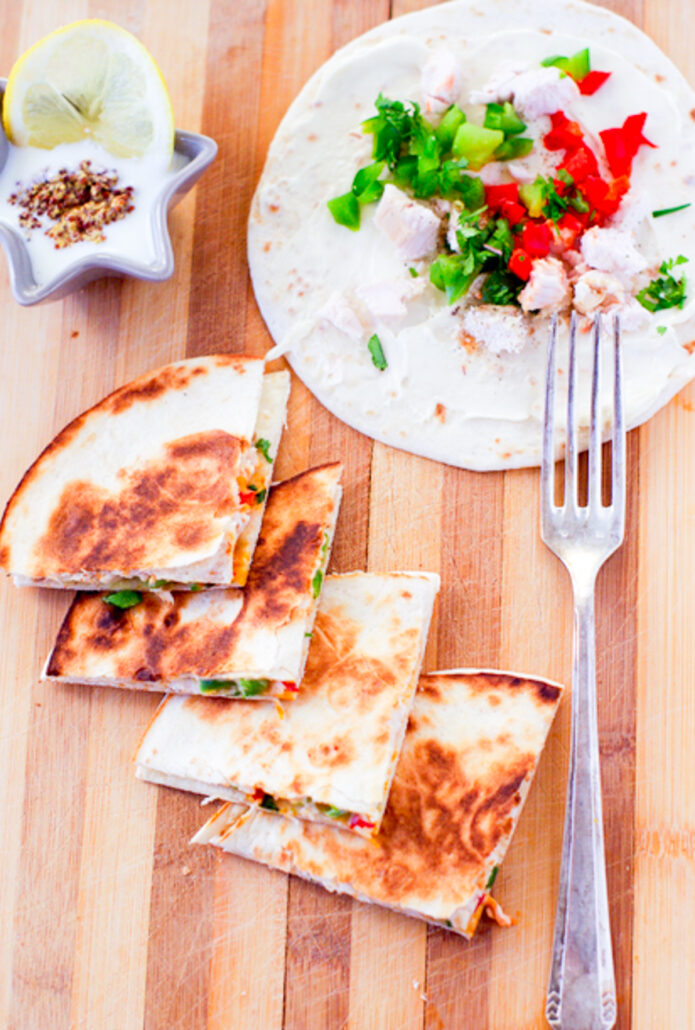 planche avec Quesadillas fromage et poivrons cuits au Airfryer