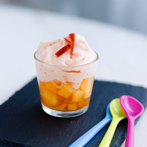 Verrine de melon, mousse rose et piment rouge