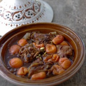 Tajine d'agneau aux abricots, plat traditionnel marocain
