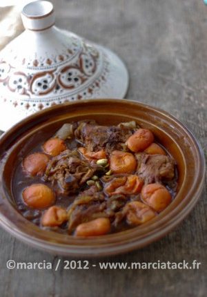 Tajine d'agneau aux abricots, plat traditionnel marocain