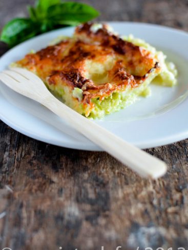 Gratin de courgettes avec fourchette en bois