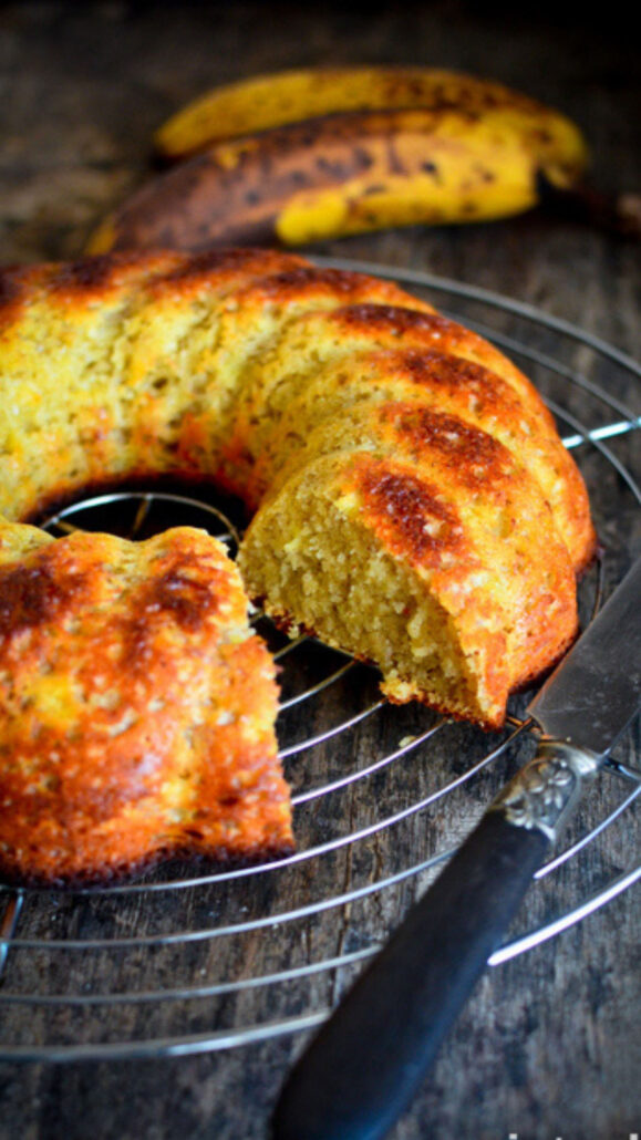 Gâteau aux bananes mûres, tranché