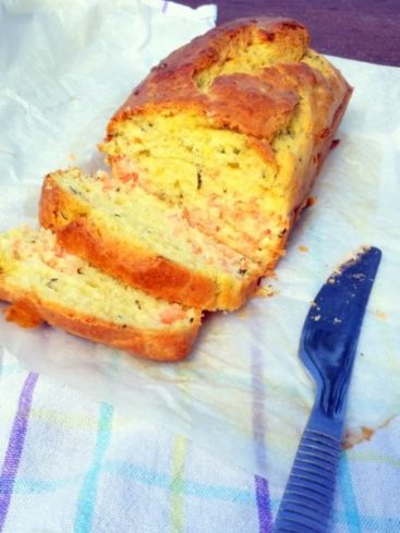 Recette du cake à la truite fumée