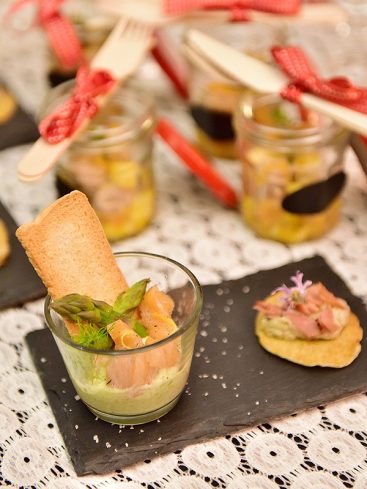 Verrines apéritives : saumon, asperges, toast