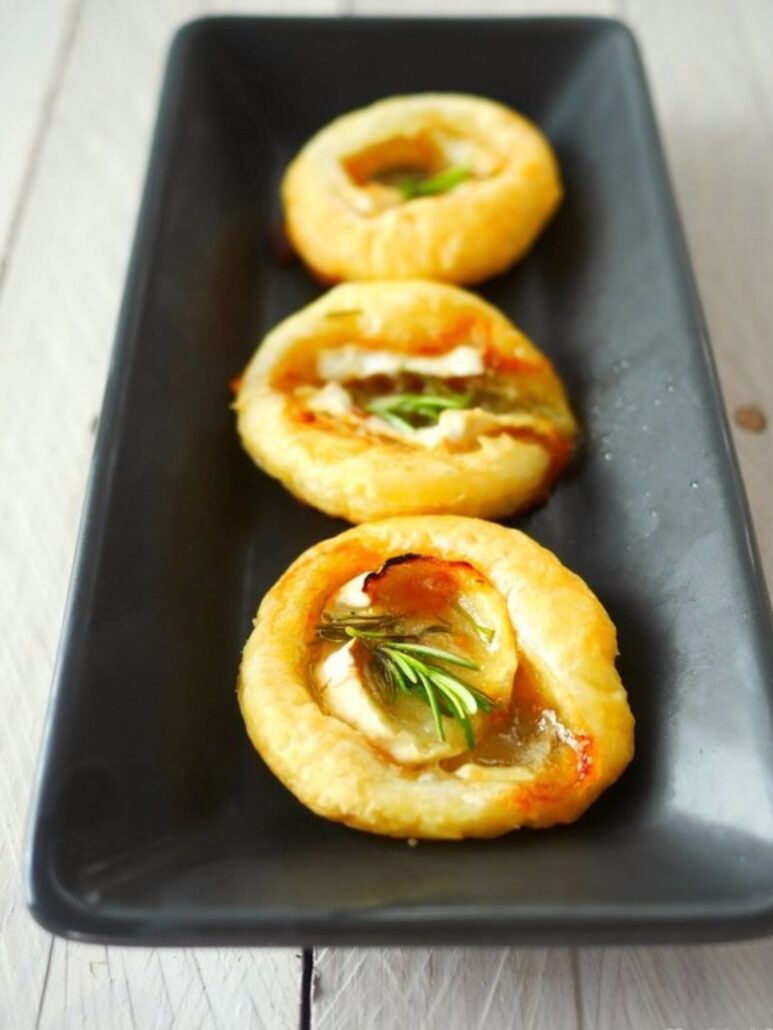 Bouchées apéritives chèvre miel et romarin