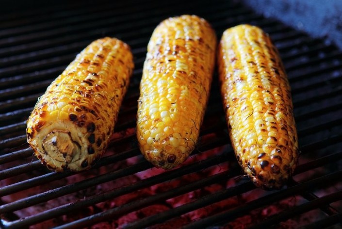 Maïs grillé - Recette facile d&amp;#39;épis de maïs au barbecue