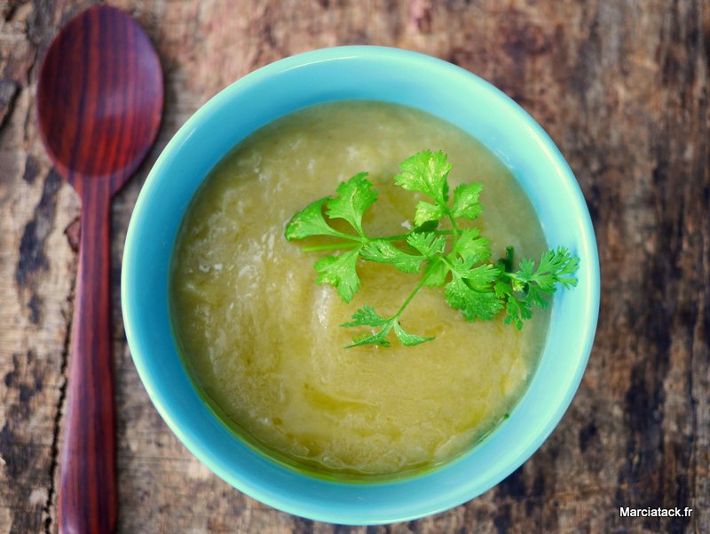 recette classique et facile de la soupe de poireaux pommes de terre
