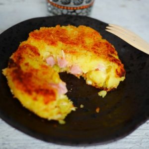 Galette de pommes de terre farcie au jambon