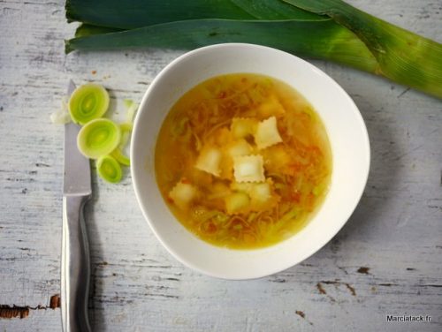 recette de la soupe de ravioles de roman, aux poireaux caramélisés