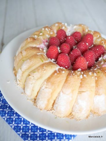 Charlotte aux framboises, biscuits à la cuillère.