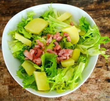 Salade frisée aux pommes de terre et lardons