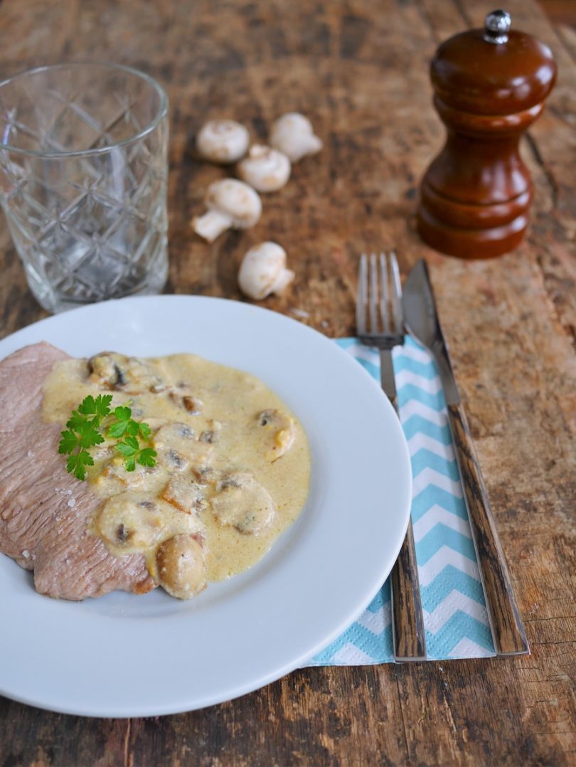 Escalope De Veau à La Crème Et Champignons