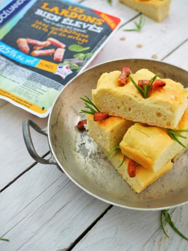 Focaccia aux lardons Les Bien Élevés et romarin