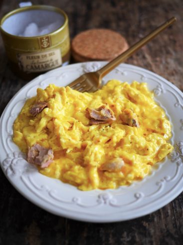 Oeufs brouillés au thon et fleur de sel Camargue