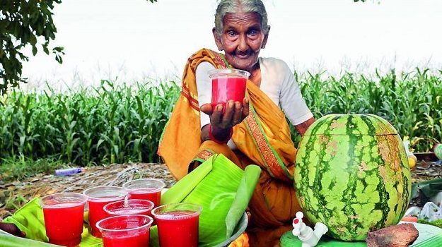 Mastanamma, une youtubeuse food de 106 ans à suivre absolument