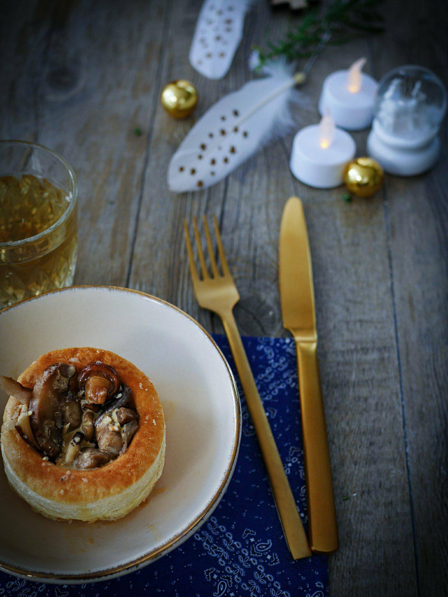 Bouchée aux champignons, ambiance festive.