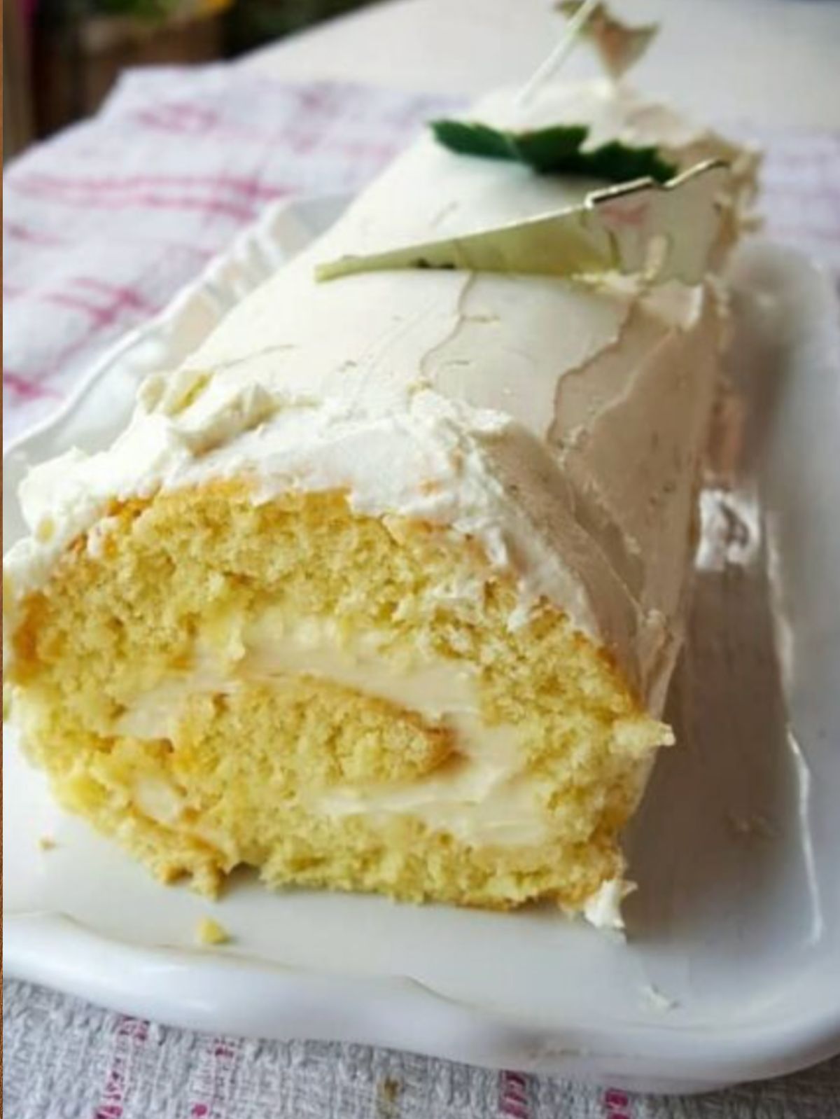 Bûche de Noël avec crème blanche