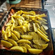 Recette des potatoes fait maison saupoudrées de parmesan et 'herbes de provence