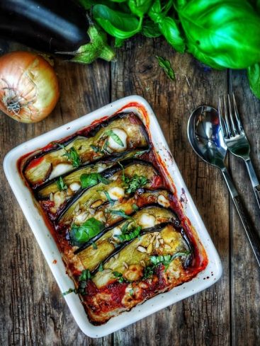 Gratin d'aubergines à la tomate et basilic frais