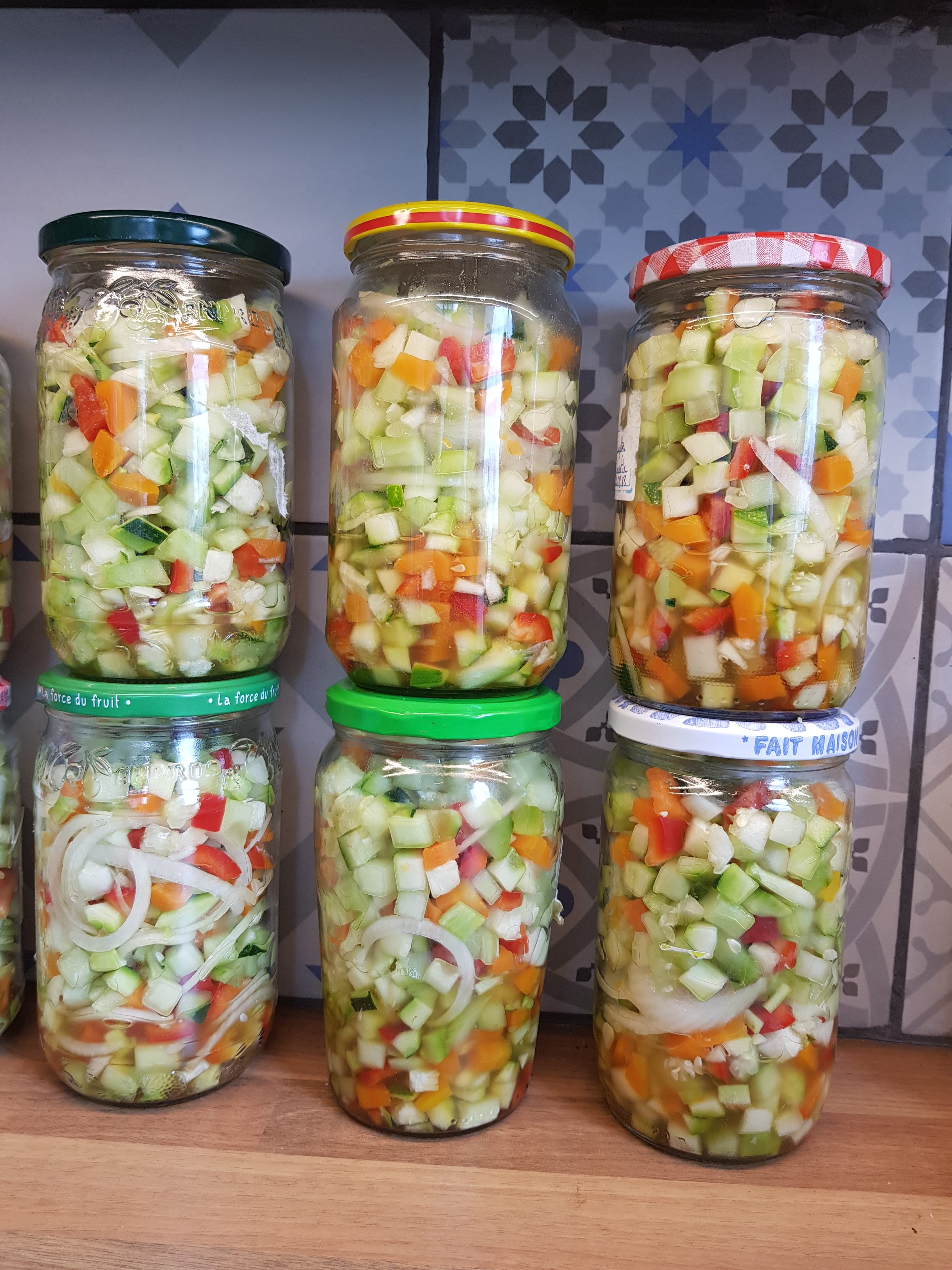 Salade de légumes aigre-douce en bocal - Recette végétarienne facile