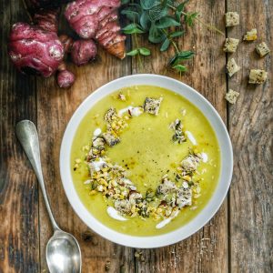 Soupe de topinambours avec croûtons et graines