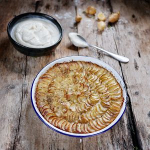 Gratin de pommes de terre, crème et ails rôtis.