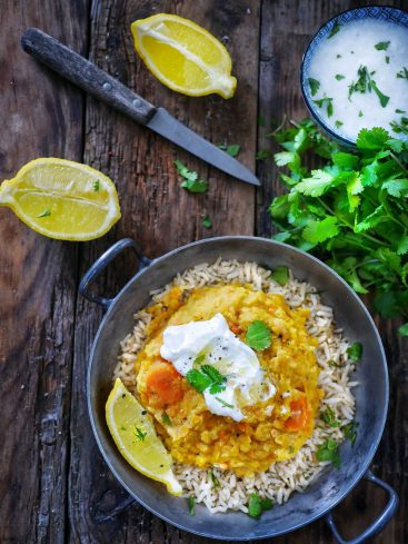 Dahl de lentilles sur riz, citron et yaourt