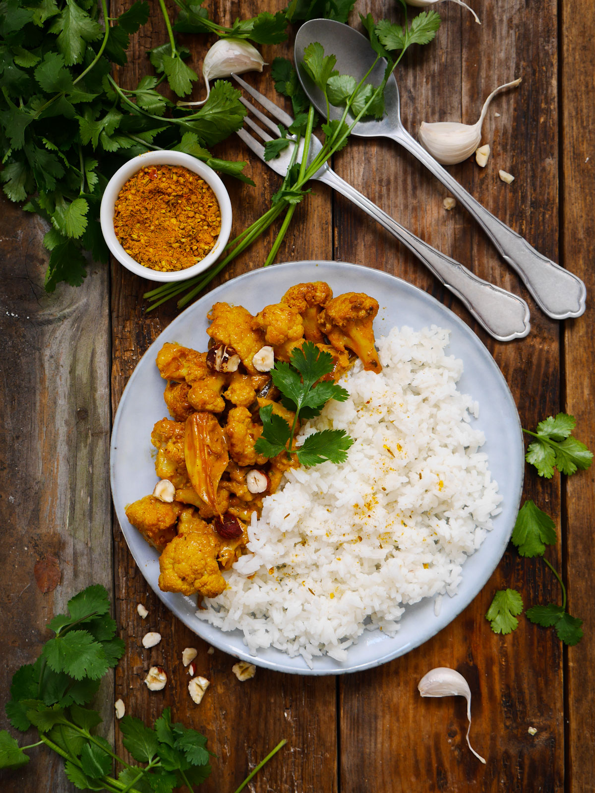 assiette de curry avec riz