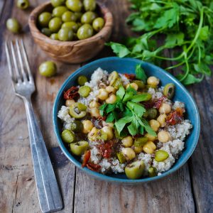 Salade de quinoa olives vertes et pois chiches