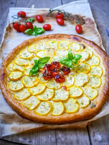 Tarte aux courgettes jaunes et tomates cerises