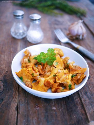 Plat de girolles sautées à l'ail et persil.