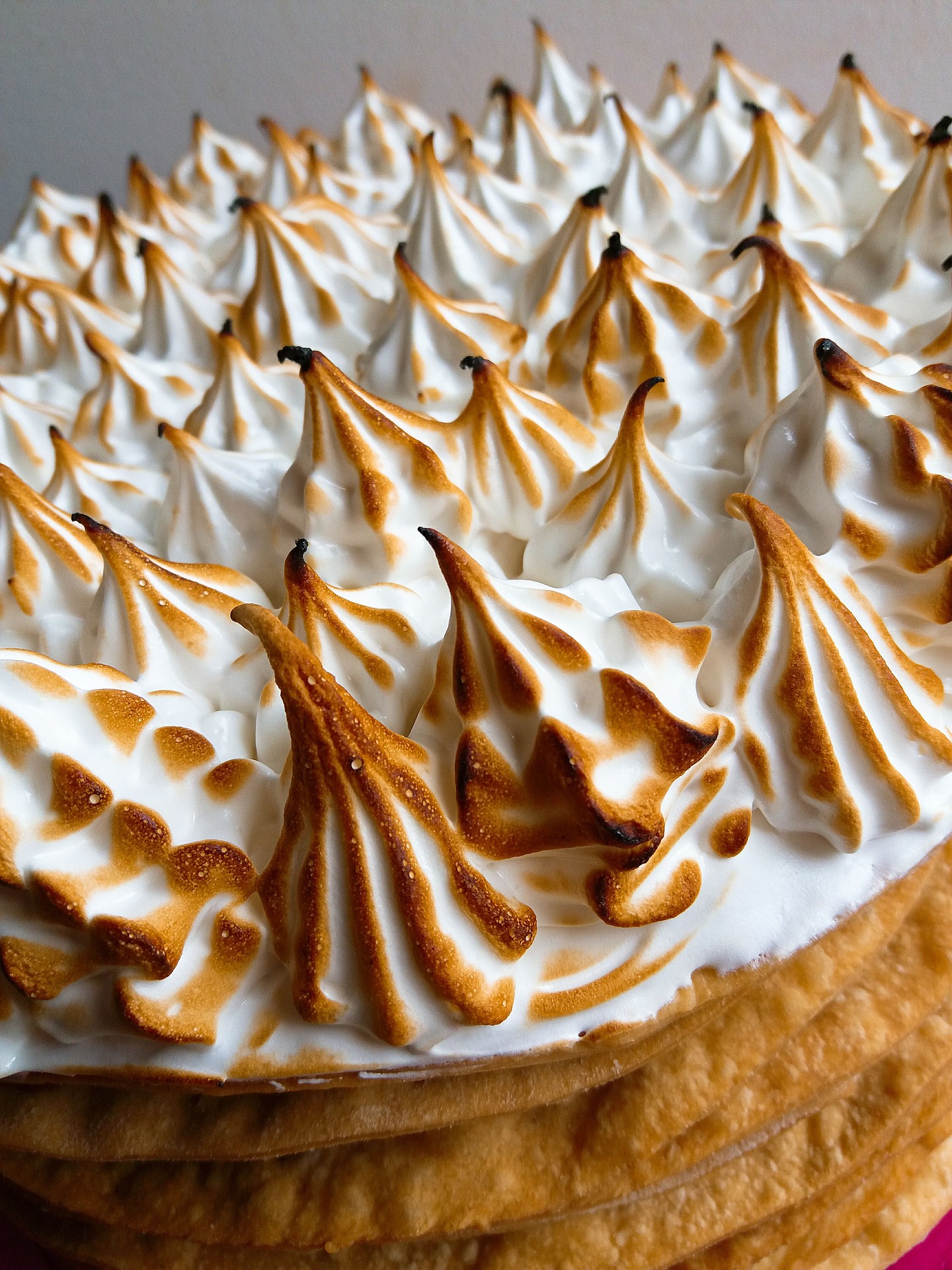 Tarte au citron meringuée, meringue dorée