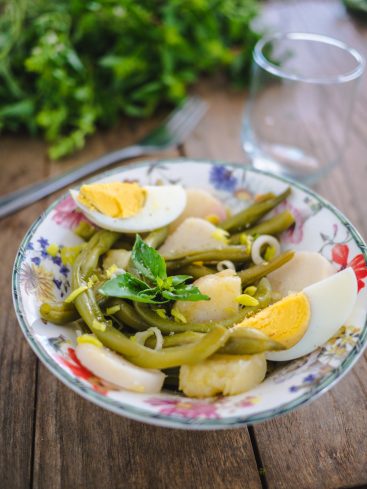 Salade de haricots verts, œufs, et pommes de terre.