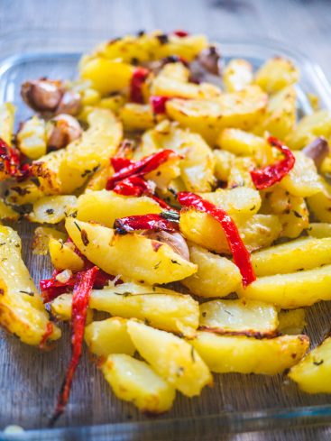 Pommes de terre rôties à l'ail et au poivron