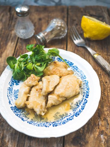 Poulet au citron, salade et sel/poivre