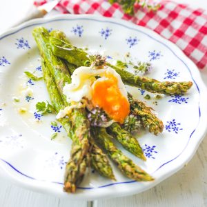 Asperges oeufs mollets