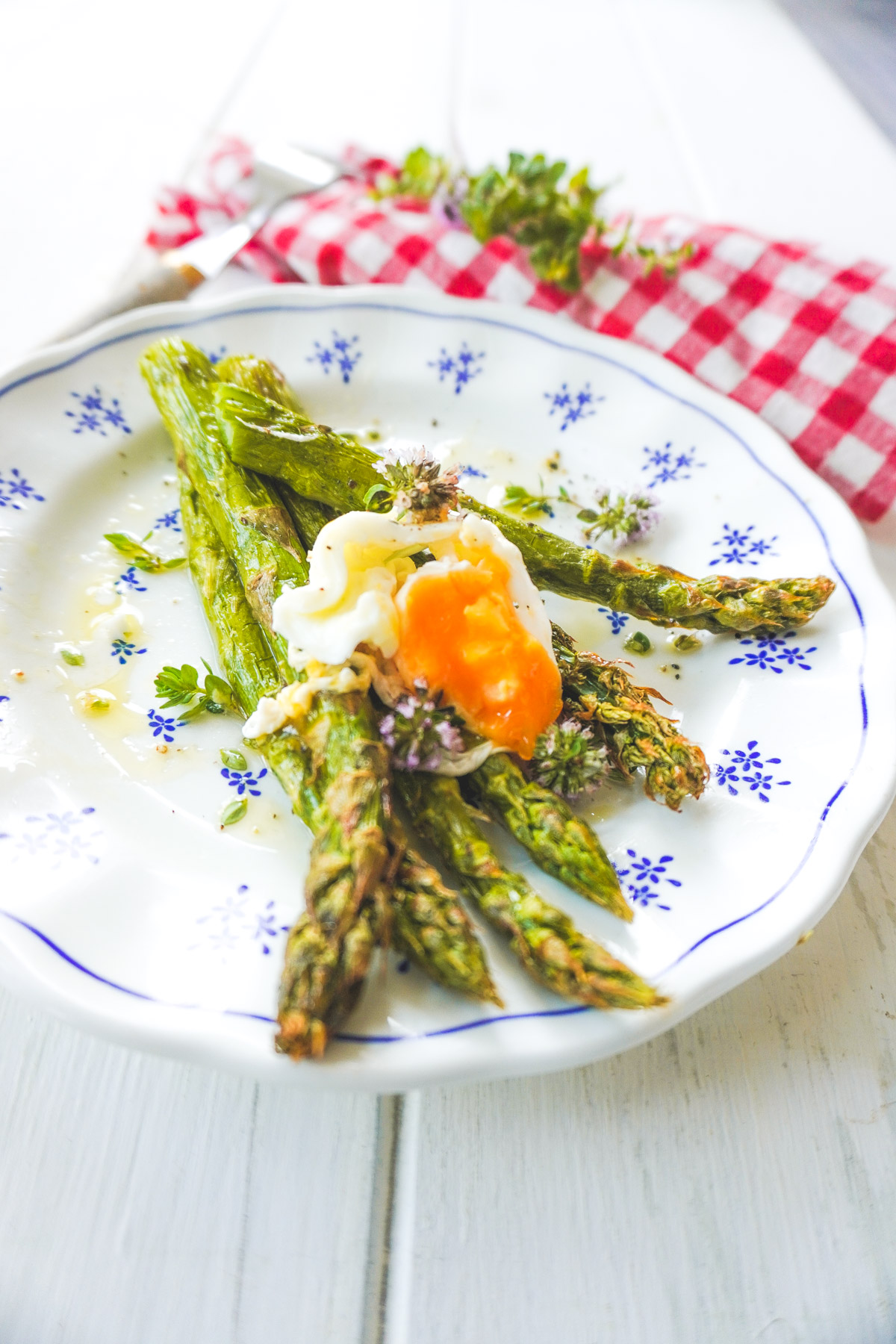 Asperges oeufs mollets