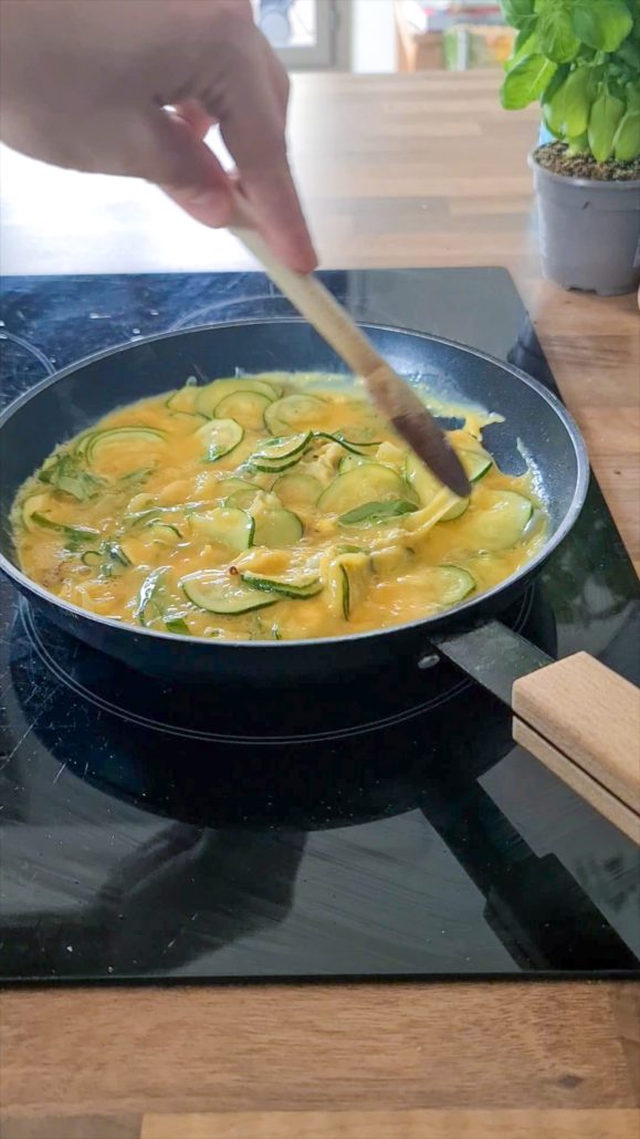 cuisson frittata courgettes basilic