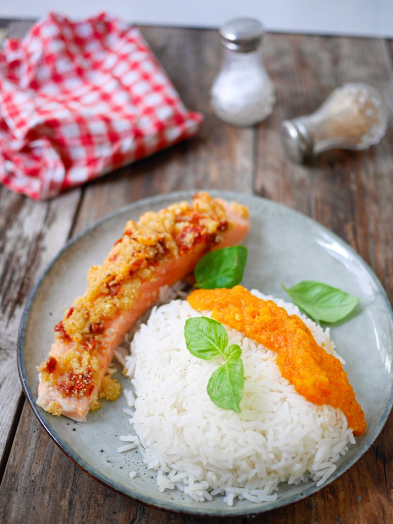 Crumble au saumon et tomates séchées