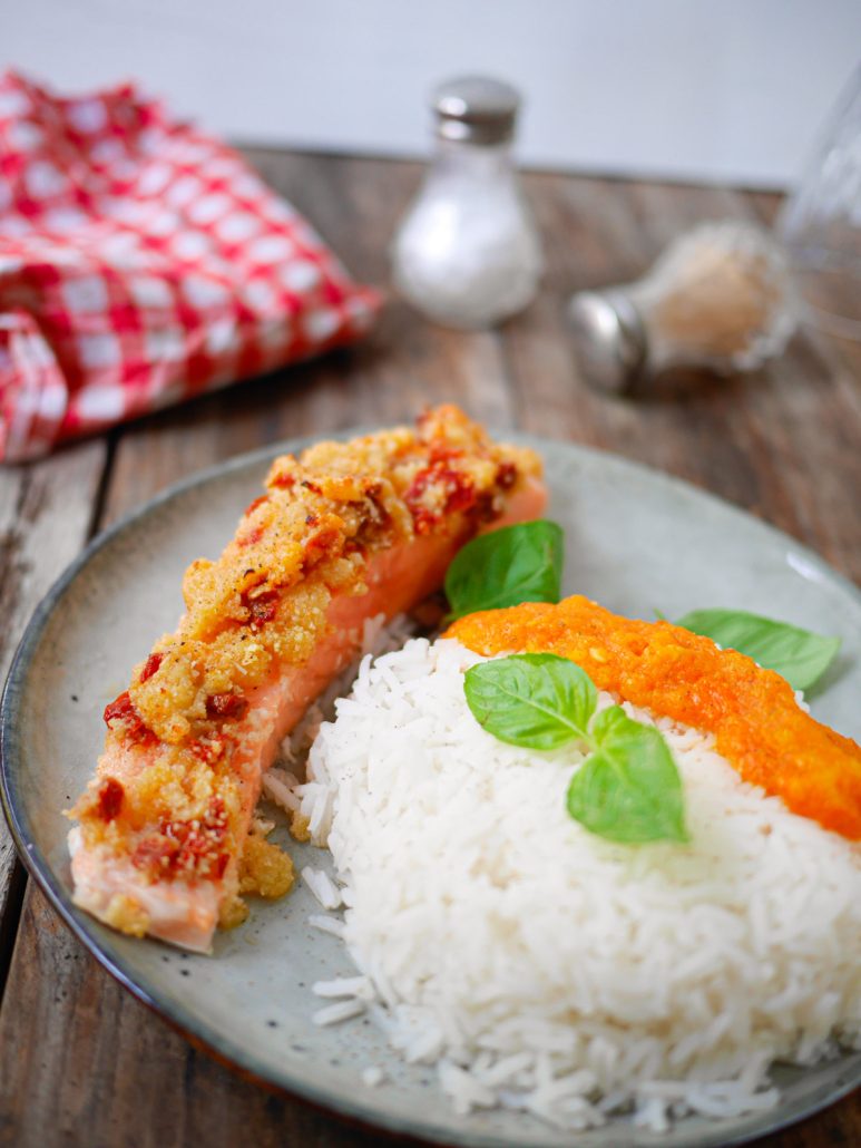 Crumble au saumon et tomates séchées