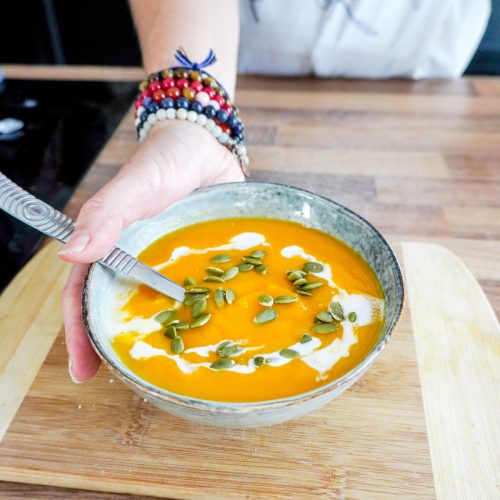 Bol de soupe potimarron carottes