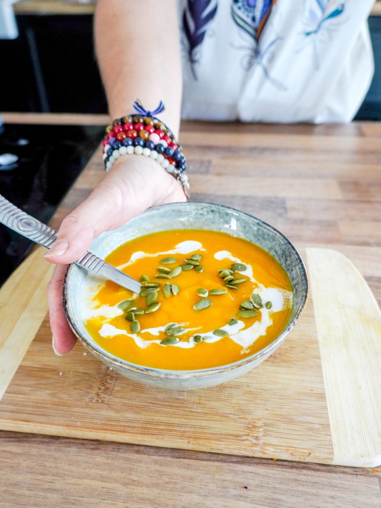 Bol de soupe potimarron carottes