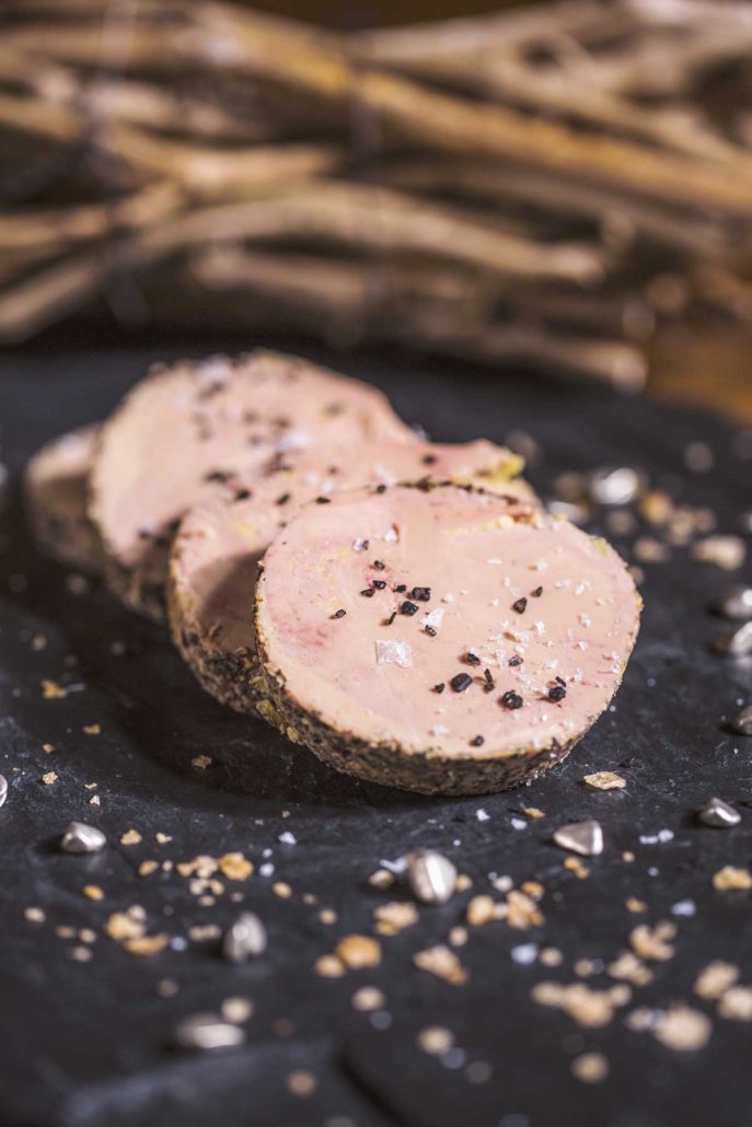 Foie gras maison coupé en tranches